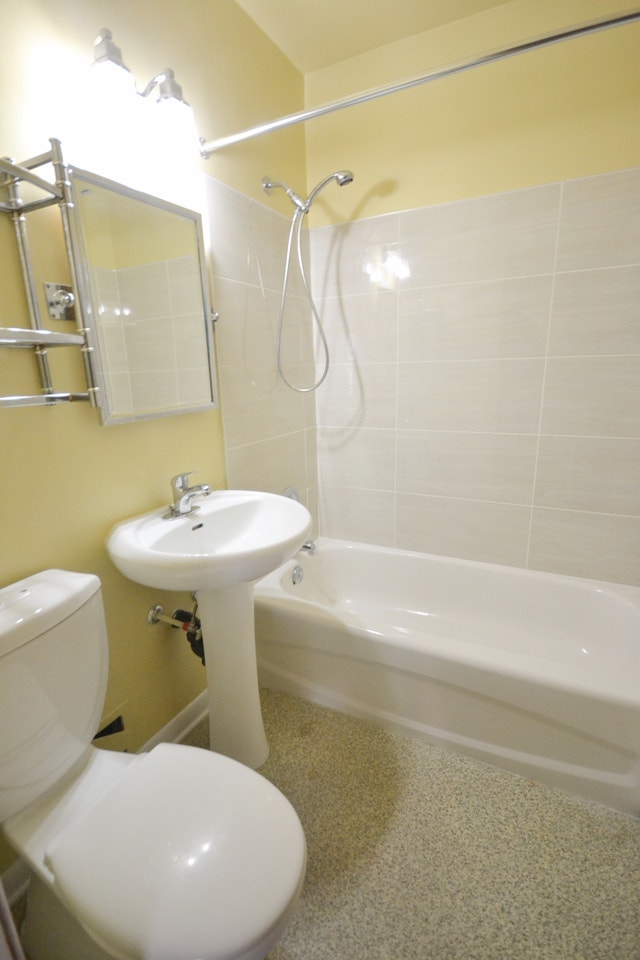 2bedroom in heart of St.James. 1372.00 Long Term Rentals Winnipeg