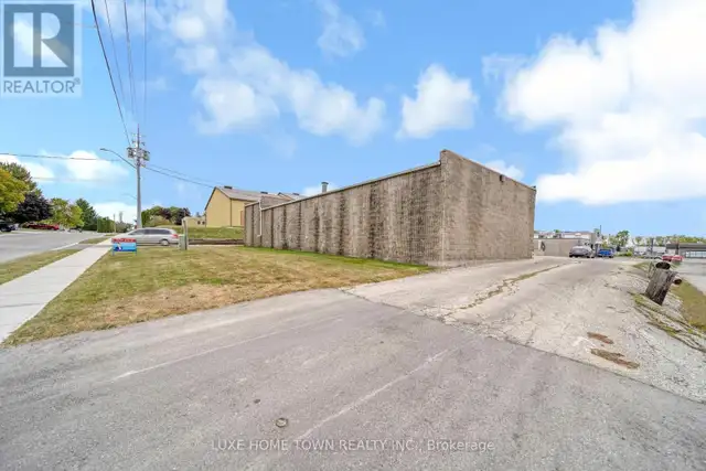 683 11TH STREET Hanover, Ontario in Commercial & Office Space for Sale in Owen Sound - Image 17