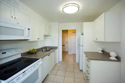 3 Bedroom Apartment- North York Don Valley Parkway Brookbanks Dr, View more