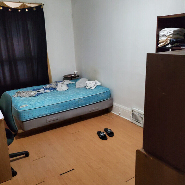 INTERNATIONAL UNIVERSITY COLLEGE PRIVATE STUDENT ROOMS in Room Rentals & Roommates in City of Toronto