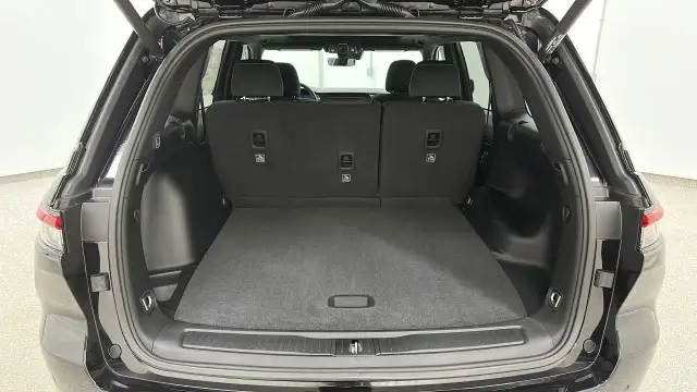 2026 Jeep Grand Cherokee Laredo X in Cars & Trucks in Winnipeg - Image 24