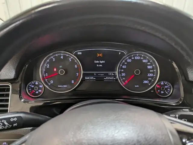 2015 Volkswagen Touareg 3.6L Comfortline Bluetooth | Heated S... in Cars & Trucks in Calgary - Image 19