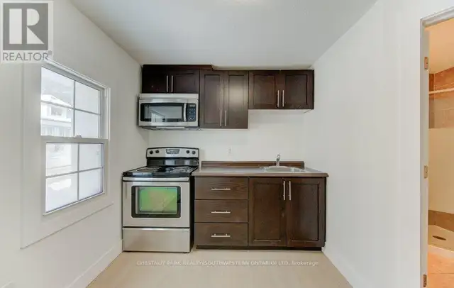 190 LANCASTER STREET E Kitchener, Ontario in Houses for Sale in Kitchener / Waterloo - Image 19