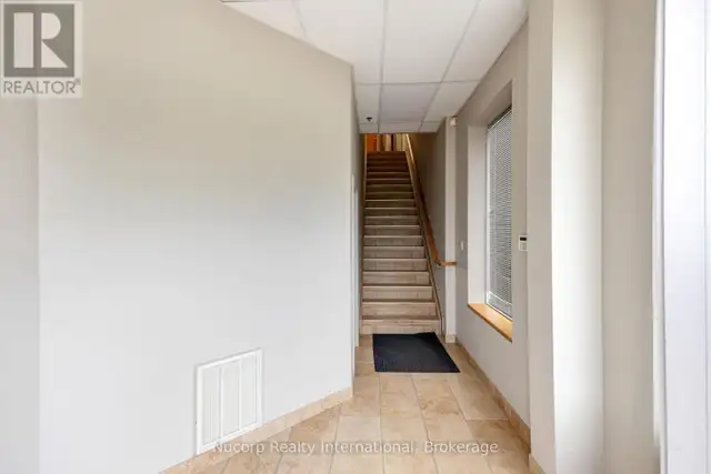 UNIT #200 - 2709 COVENTRY ROAD Oakville (WP Winston Park), Ontar in Commercial & Office Space for Rent in Oakville / Halton Region - Image 4