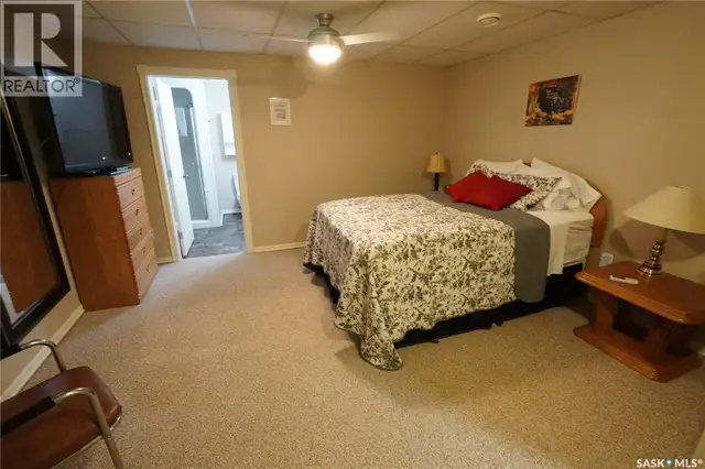 408 MAIN STREET Gravelbourg, Saskatchewan in Commercial & Office Space for Sale in Moose Jaw - Image 31