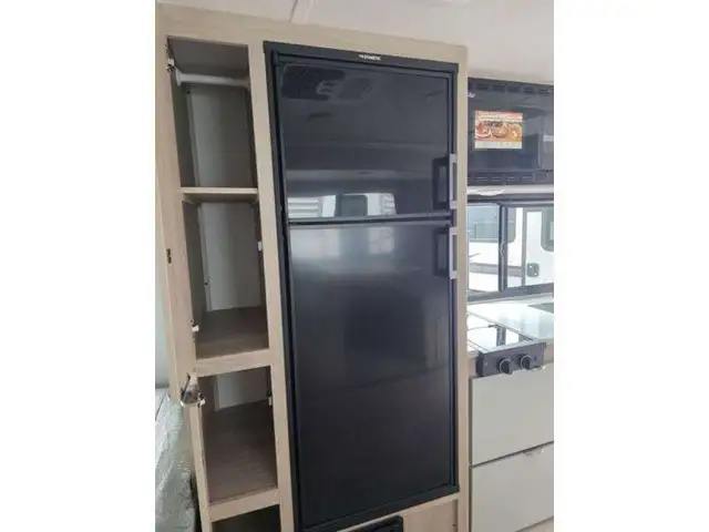 2025 Winnebago Micro Minnie 1821FB in Travel Trailers & Campers in Penticton - Image 11