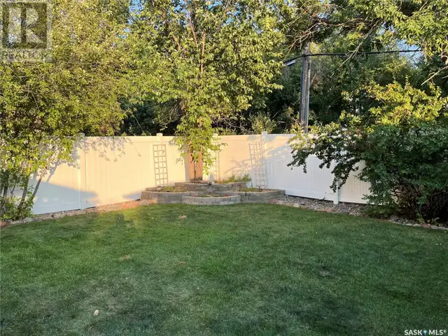 207 Dominion ROAD Assiniboia, Saskatchewan in Houses for Sale in Moose Jaw - Image 37