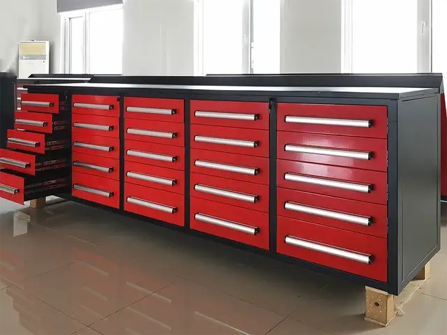 Workbench | Cabinet & Tool Storage in Tool Storage & Benches in St. Catharines - Image 2
