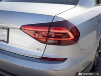 Window Grid Diversity Antenna Variable Intermittent Wipers w/Heated Jets Valet Function Trunk Rear C... (image 5)