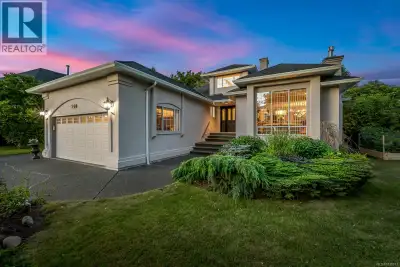 Welcome to 920 Eastwicke Crescent, a beautifully appointed executive rancher with walk-out lower lev...