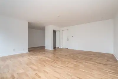 renovated two bedroom, Parklawn and Berry - ID 4280, View more