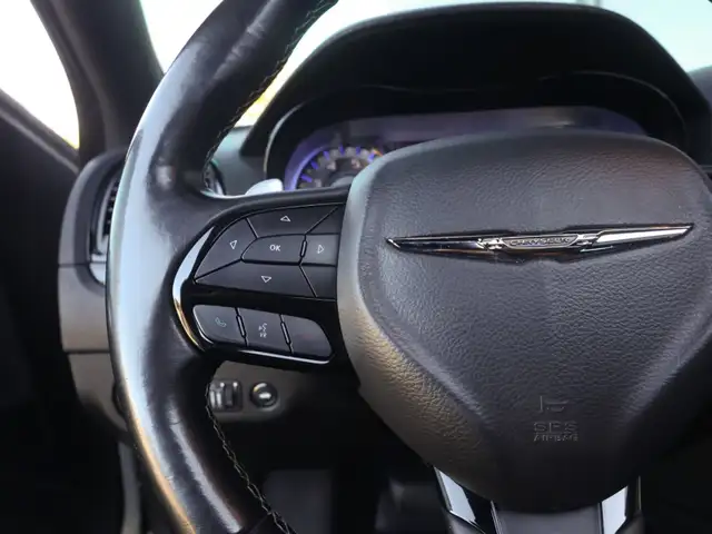 2017 Chrysler 300604579847378063367