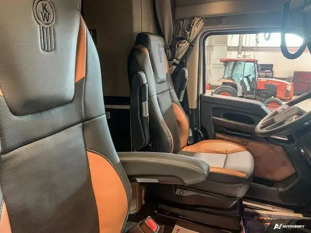 2025 Kenworth T680 in Heavy Trucks in Moncton - Image 10