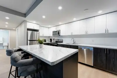 2200 Sherobee - 2 Bedroom Deluxe for Rent in Mississauga, View more