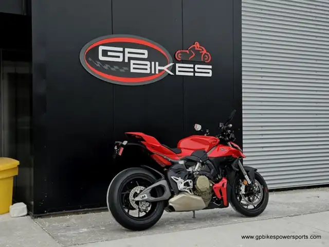 2025 Ducati Streetfighter V4 Ducati Red in Sport Bikes in Oshawa / Durham Region - Image 4