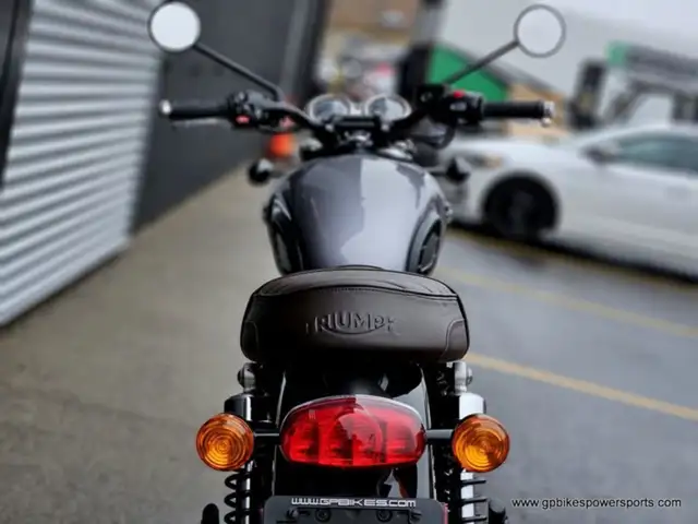 Triumph Bonneville T120 Black Graphite / Matte Graphite in Street, Cruisers & Choppers in Oshawa / Durham Region - Image 16