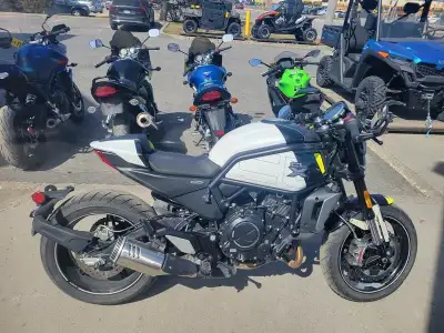 THIS BEAST STILL HAS WARRANTY UNTIL 2027*! ENTIRELY STOCK! AN ONTARIO SAFETY CERTIFICATE IS INCLUDED...