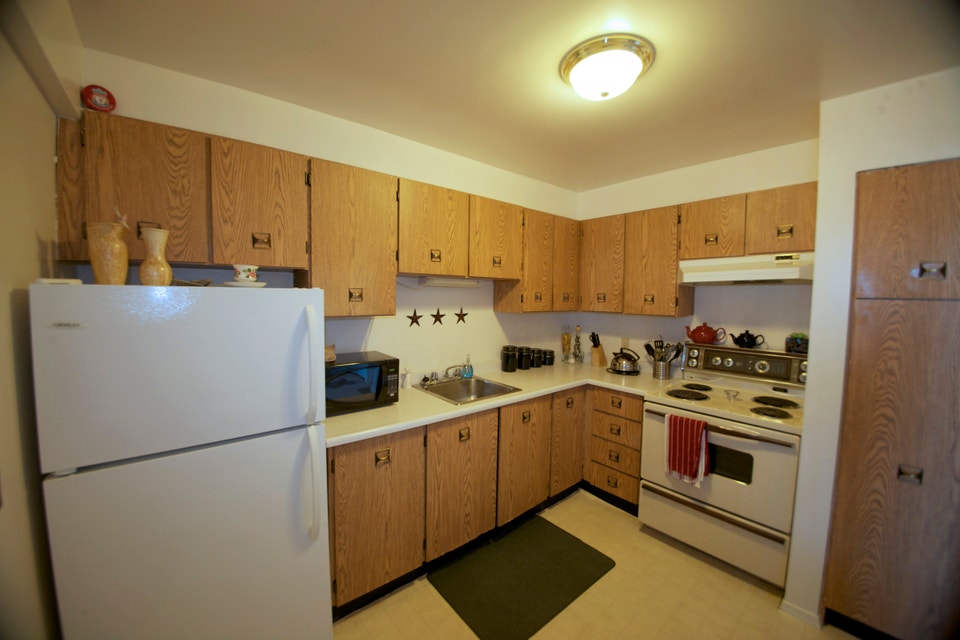 Just in! 2 bedroom from Dec $1899/Centretown Heat & AC Included 3