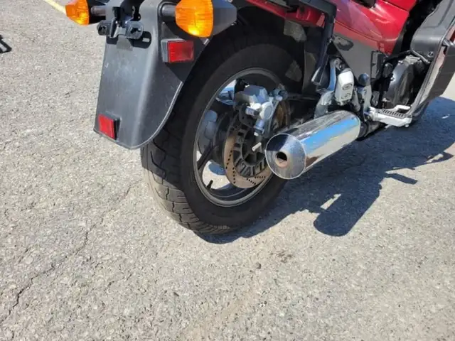 2001 KAWASAKI CONCOURSE 1000 in Sport Touring in Ottawa - Image 5