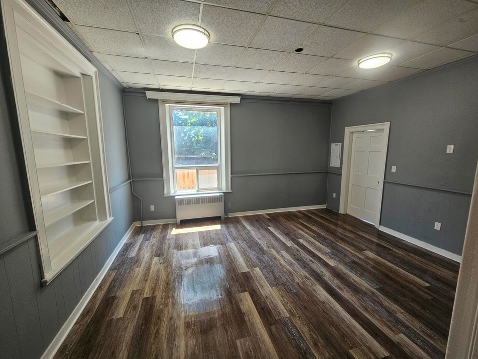 HUGE & STUNNING 2 Bedroom - Prime North Oshawa 2