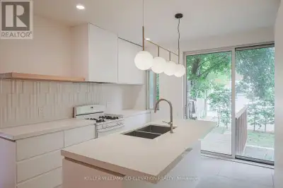 MAIN AND LOWER - 773 LANSDOWNE AVENUE Toronto (Dovercourt-Wallac