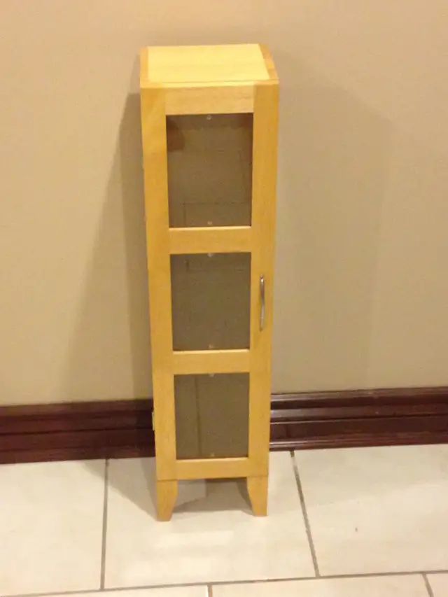 Wood CD or bathroom cabinet in Bookcases & Shelving Units in London - Image 2