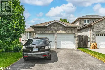 38 REYNOLDS Lane Unit# Upper Barrie, Ontario