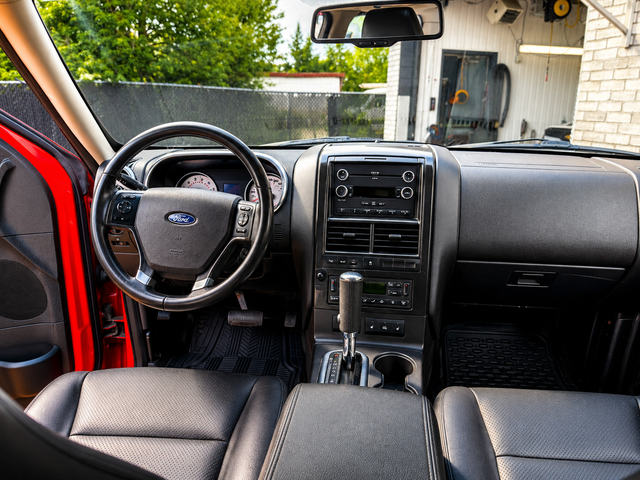 2010 Ford Explorer Sport Trac Adrenalin in Cars & Trucks in Longueuil / South Shore - Image 17