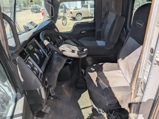 2017 KENWORTH W900 in Heavy Trucks in Saskatoon - Image 21