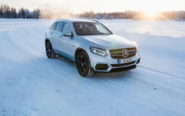 Mercedes Benz AMG GLC300 Sport package Winter Package 235/55R19 in Tires & Rims in Markham / York Region - Image 2
