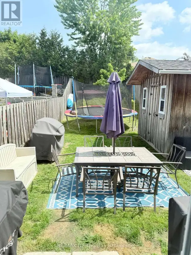 345 FERNDALE DRIVE S Barrie (Ardagh), Ontario in Long Term Rentals in Barrie - Image 9