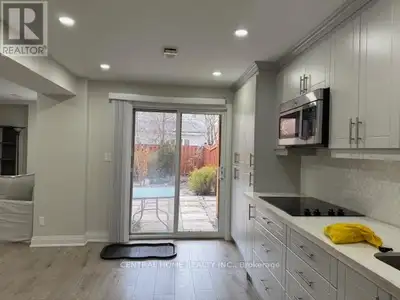 BASEMENT APT - 29 AIKENHEAD AVENUE Richmond Hill (Westbrook), On