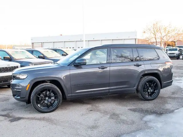 2025 Jeep Grand Cherokee L Summit in Cars & Trucks in Calgary - Image 3