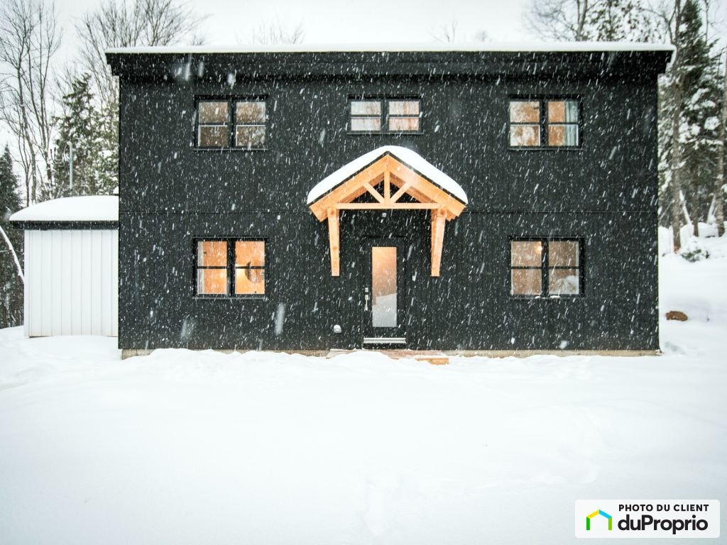 $650,000 - 2 Storey for sale in Ste-Beatrix — photo 1