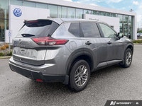 This Nissan Rogue delivers a Intercooled Turbo Regular Unleaded I-3 1.5 L/91 engine powering this Va... (image 4)