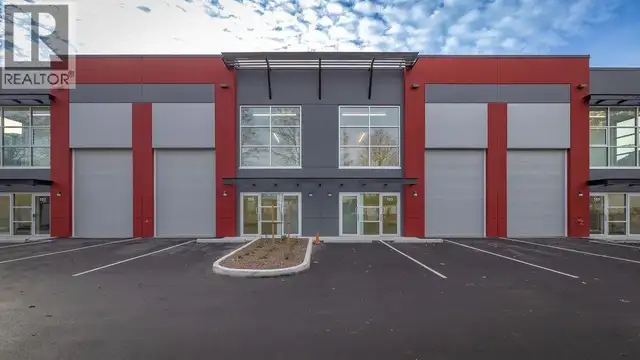 103A 38926 MID WAY Squamish, British Columbia in Commercial & Office Space for Rent in Prince Rupert - Image 6