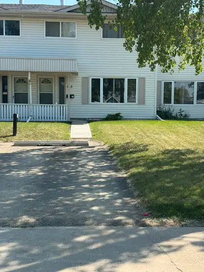 3 Bedroom Townhouse near school and park