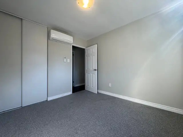 Updated 1 Bedroom & 1 Bathroom Apartment! in Long Term Rentals in Sarnia - Image 10