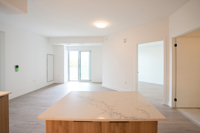 2 Bedroom 2 Bathroom Condo Available at Little Lake! in Long Term Rentals in Barrie - Image 2