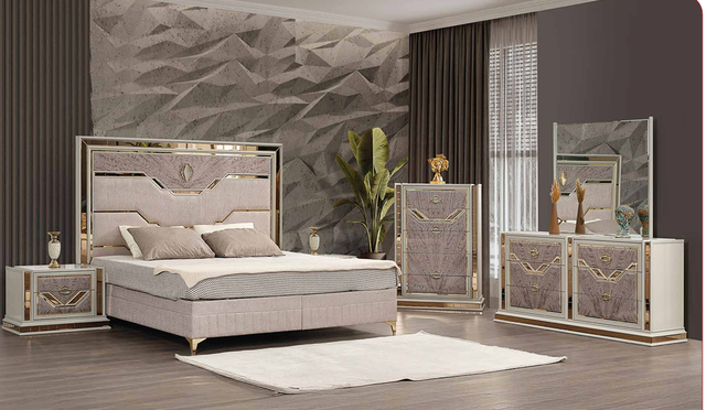 set de chambre in Beds & Mattresses in City of Montréal - Image 4