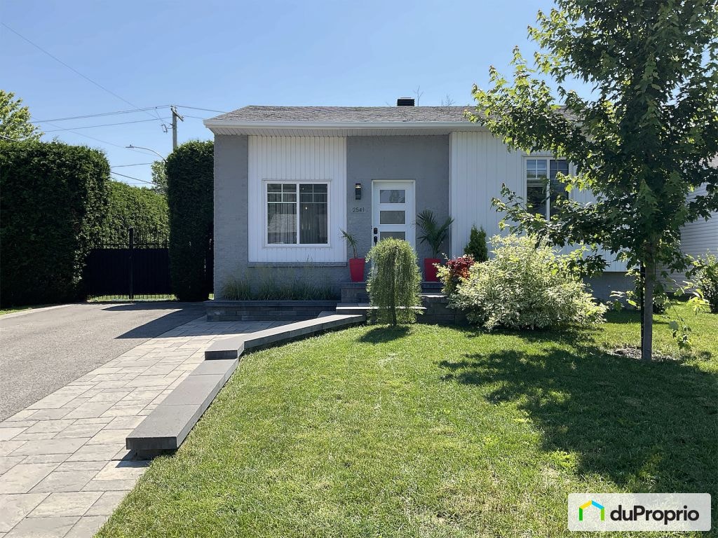 $585,000 - Bungalow for sale in Terrebonne (La Plaine) — photo 1