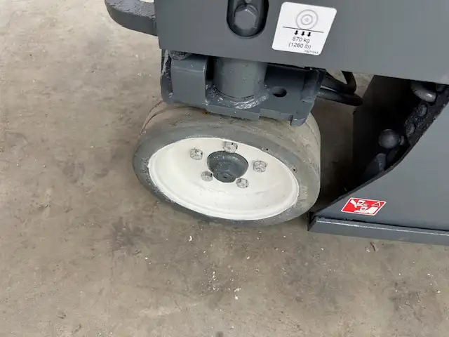 2017 Skyjack SJ3219 Electric Scissor Lift in Heavy Equipment in Hamilton - Image 22