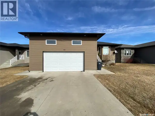 703 Barber CRESCENT Weyburn, Saskatchewan in Houses for Sale in Regina - Image 2