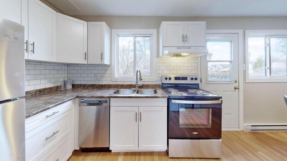 Bedford Gardens - 440 Cumberland Street & 245 Yates Street - 2 b 5
