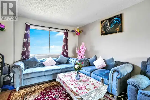 40 Pinecliff Close NE Calgary, Alberta62854410418689123