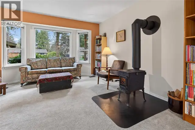 1516 Balsam Ave Comox, British Columbia in Houses for Sale in Comox / Courtenay / Cumberland - Image 11