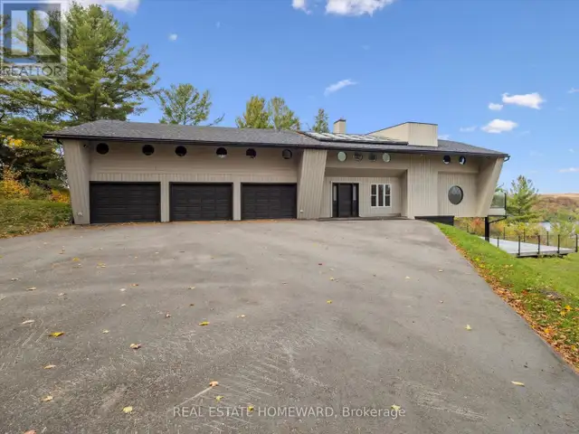 1085 AUSTIN LANE Lake of Bays (Mclean), Ontario in Houses for Sale in Muskoka - Image 6