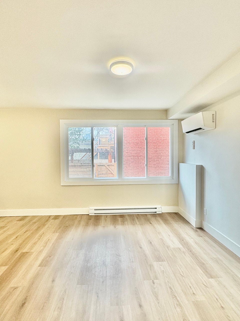 Studio - Pointe-St-Charles - Électros, WiFi, A/C inclus - Dispo! 4