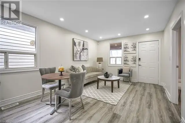 230 MCANULTY Boulevard Hamilton, Ontario in Houses for Sale in Oakville / Halton Region - Image 10