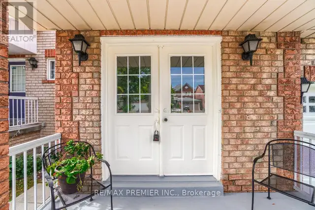 193 Roxbury Street Markham (Rouge River Estates), Ontario, photo 3 of 4